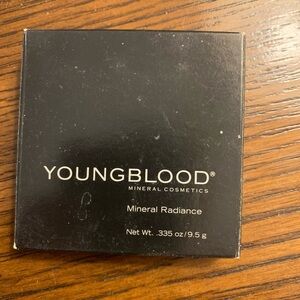 Youngblood Mineral Radiance Highlighter - Cream
